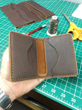 Load image into Gallery viewer, Oil tanned leather card wallet